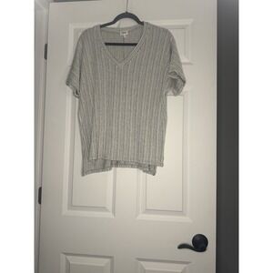 Bke Short Sleeve V Neck Textured Knit Top Large White Gray Stripe Slit Sides